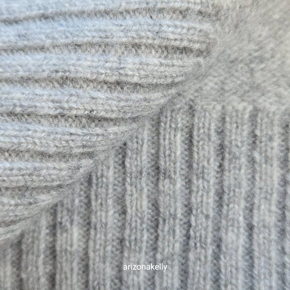 NWOT Cashmere Knit Light Grey Classic Scarf With Ribbed Ends - Picture 6 of 12